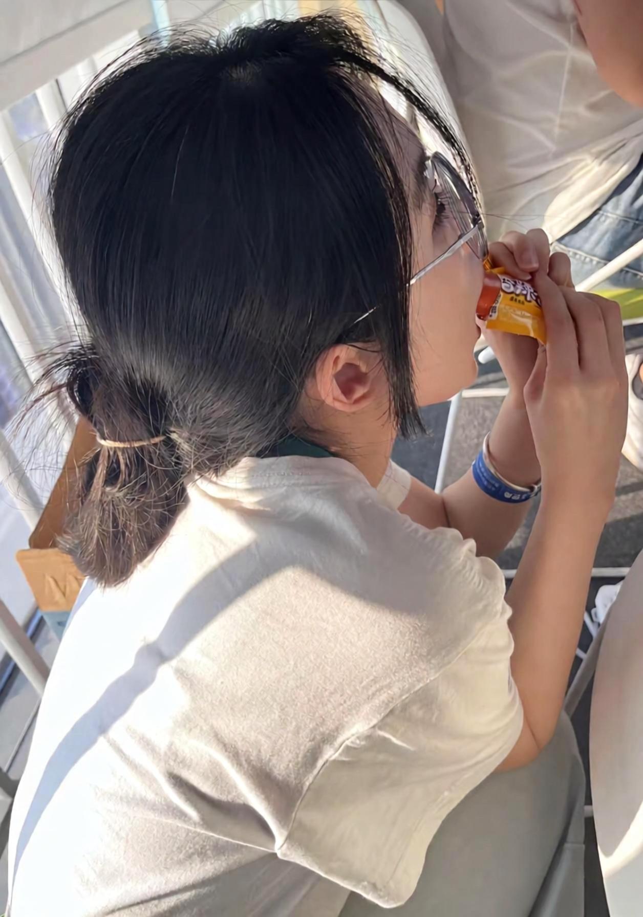 她长得好看