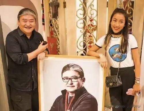 吉克隽逸悲痛发文，悼念恩师刘欢！
歌手吉克隽逸在社交平台发文，悼念刘欢老师，一句