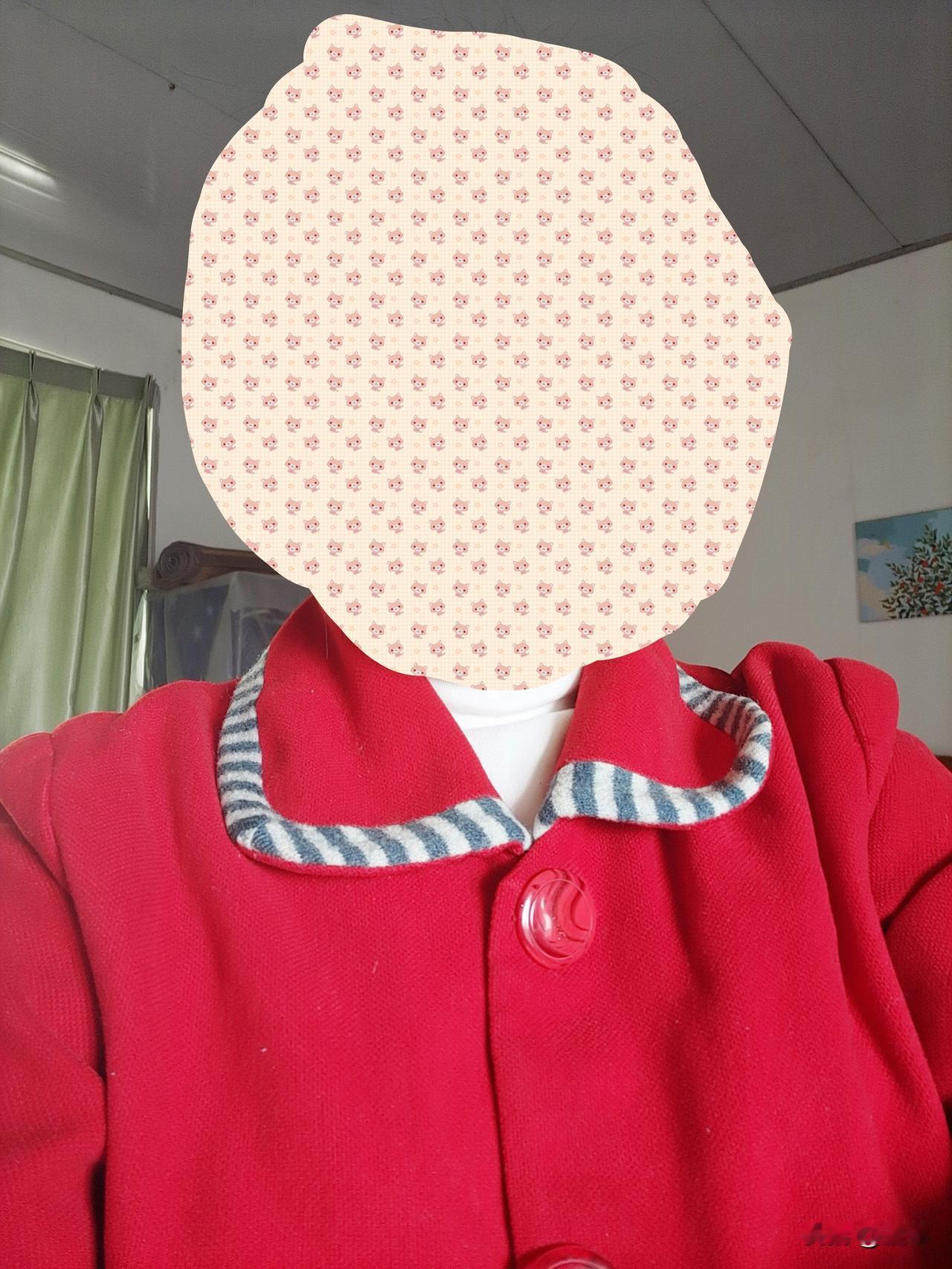 翻出20多年前结婚时的衣服居然还能穿，说明这些年吃的粮食硬是没让我长胖。[笑哭]