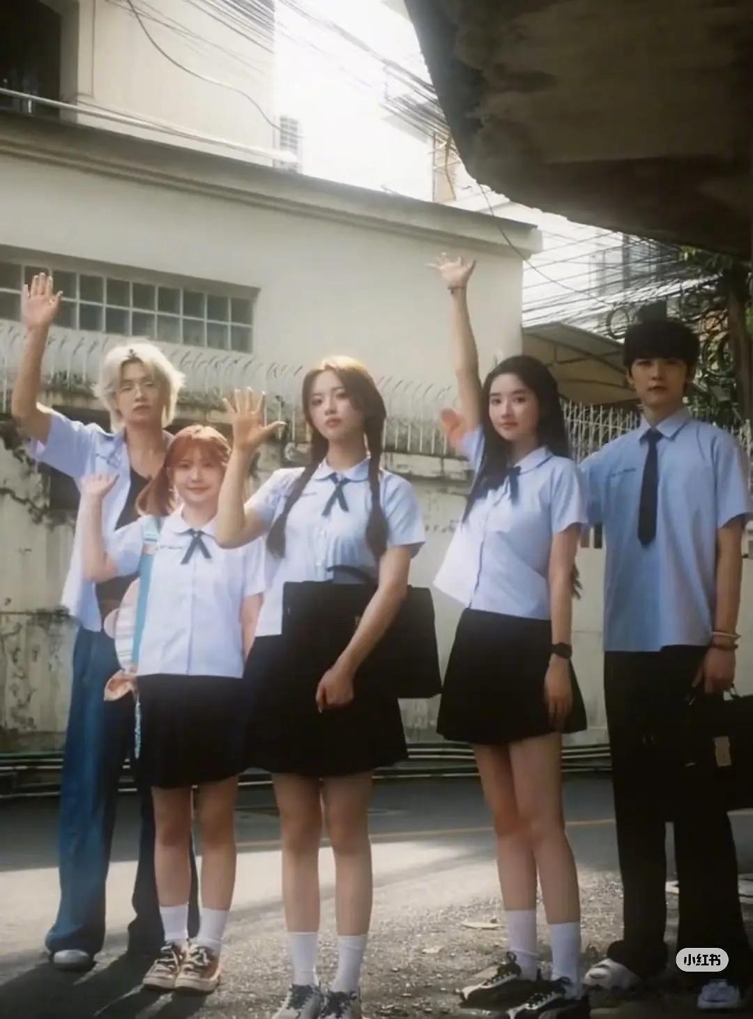 王玉雯为什么没被评为95四美？每次同框都没输过感觉她手长脚长气质很好，好像每一次