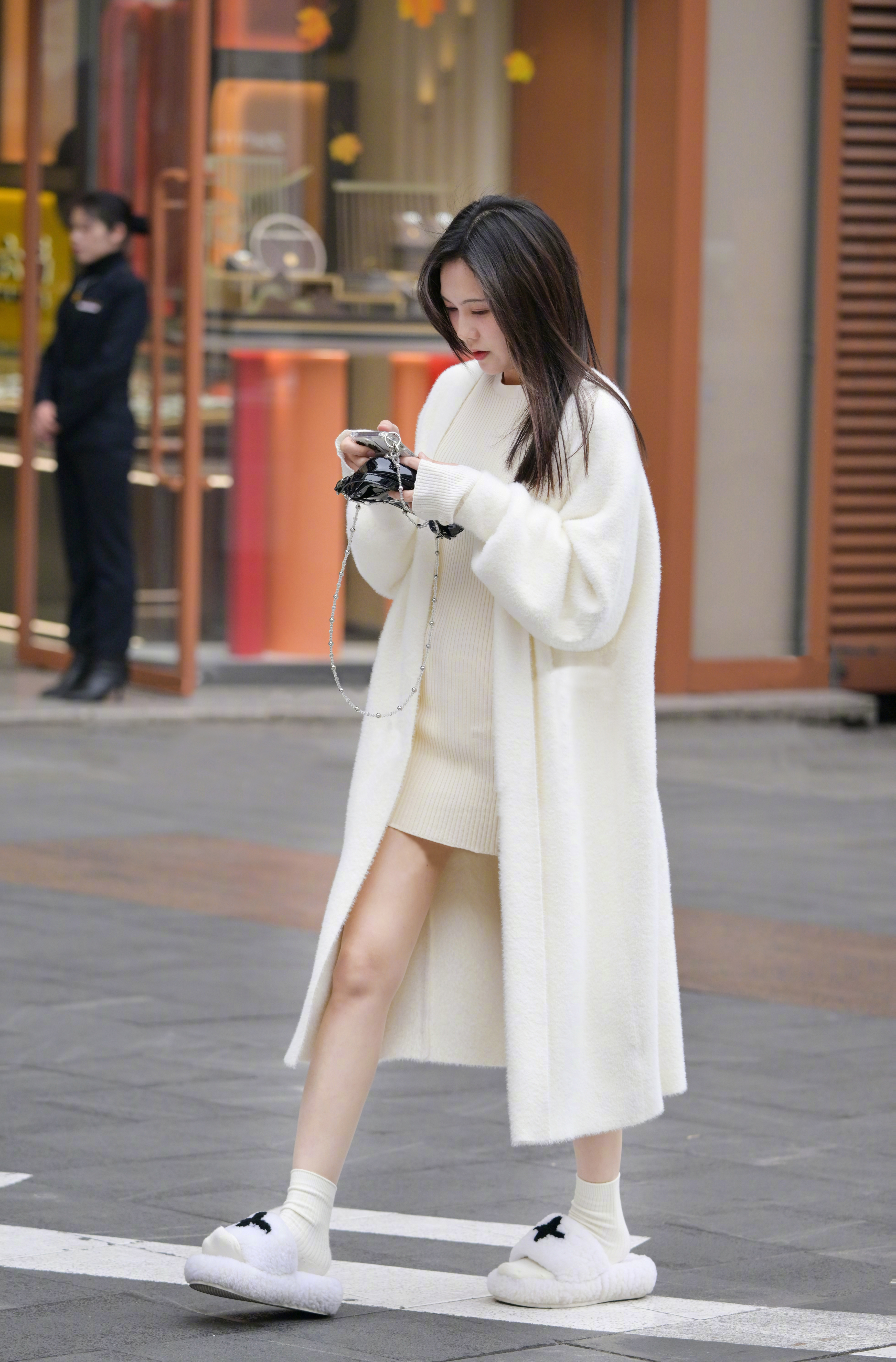 #街拍[超话]#  雪白   （拒绝水印） ​​​