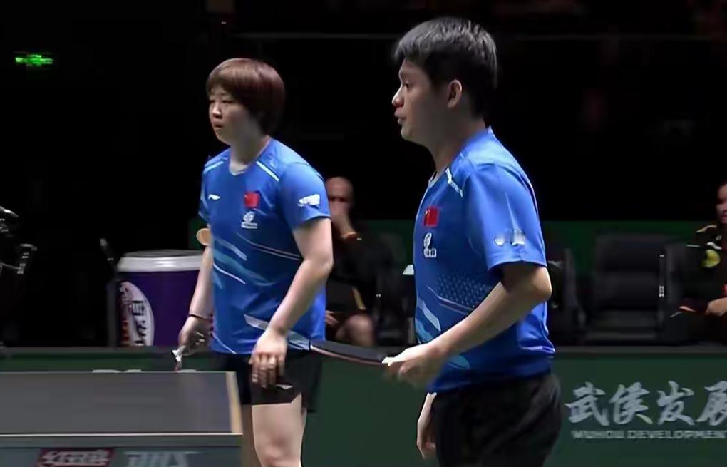 先拔头筹！混团世界杯：林诗栋/蒯曼逆转险胜 国乒2-1领先德国国乒vs德国 北京