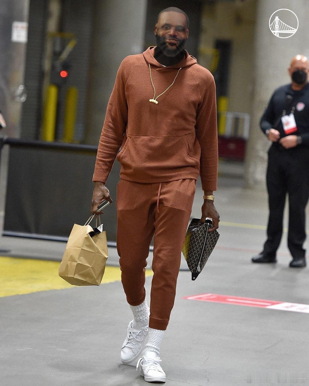 追梦格林评选出他心目中的五位勇士队队友：斯蒂芬·库里克莱·汤普森贾瑞特·杰克巴迪