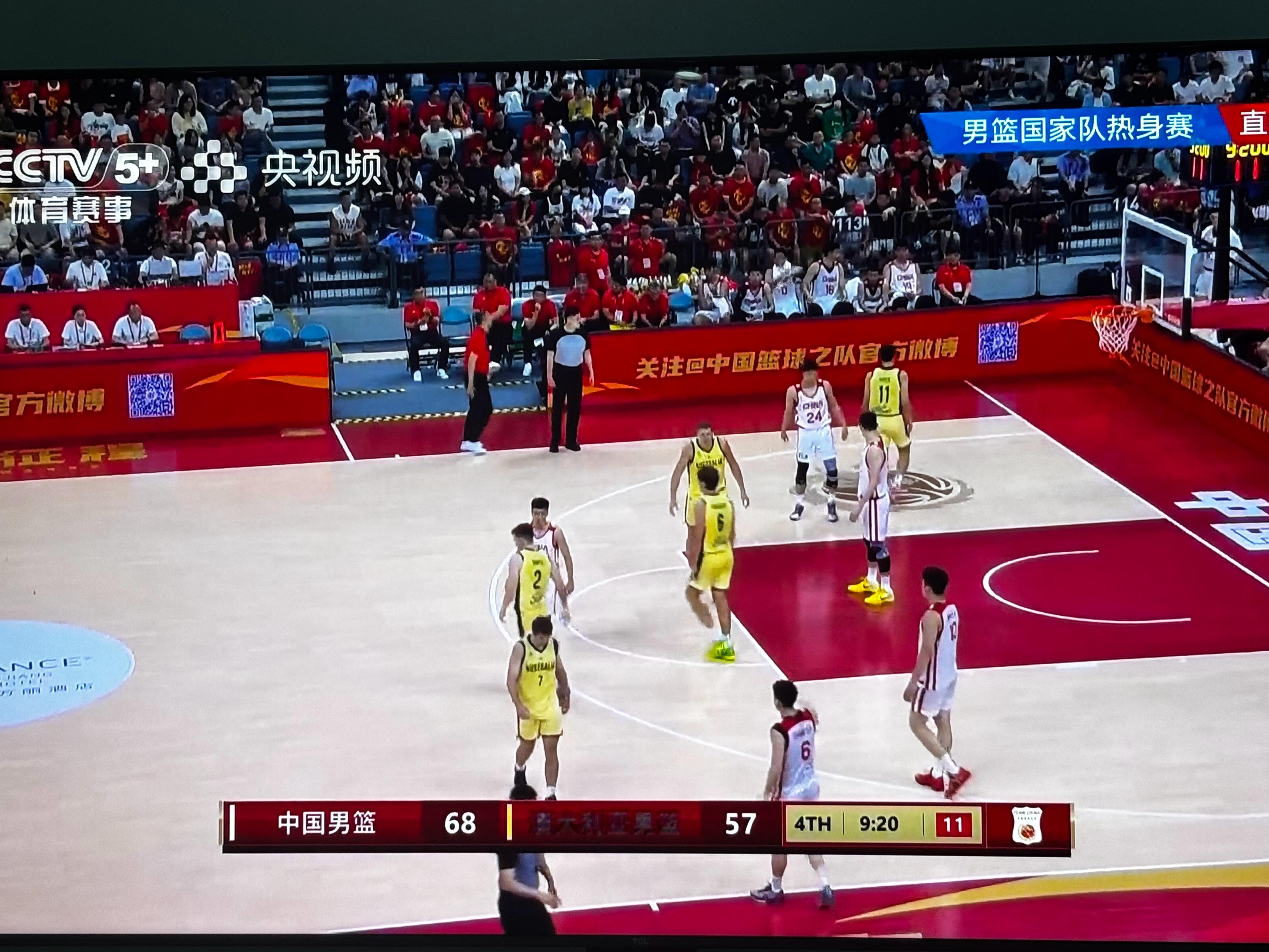 中国男篮vs澳大利亚男篮这支澳大利亚队（不知道是几队），真是一群糙哥，大空位三分