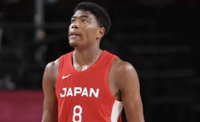 日本两大核心八村垒和河村勇辉合体了，正式归队的第一场88-68狂虐韩国队，中国男