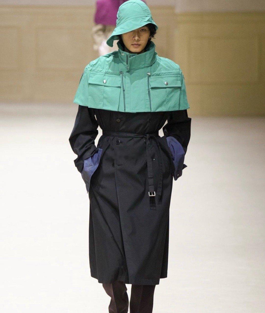 人生第一件PRADA是妈妈送的纯手搓的围巾撞款Prada Fall/Winter