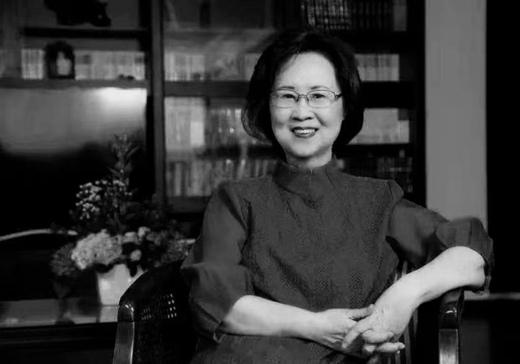 琼瑶去世 琼瑶，一个名字，一个传奇。她的作品跨越时空，感动着千千万万读者的心灵。