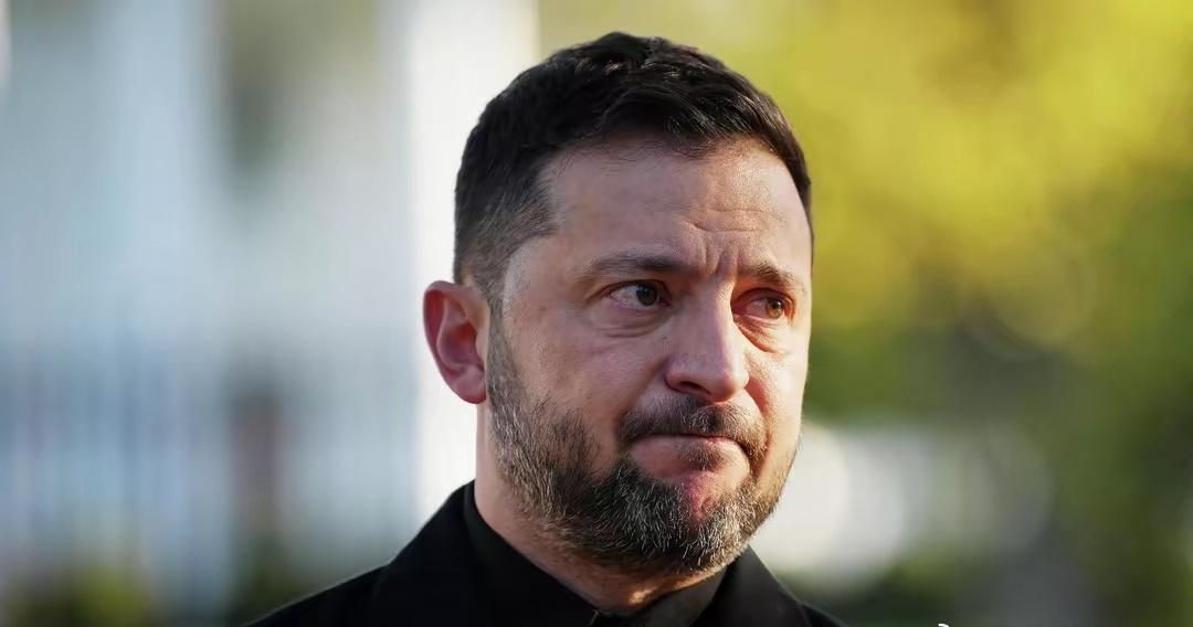 乌克兰征兵办殴打伤病兵、撞平民！乌议员：泽连斯基这是对人民的"谋杀"！
来源于X