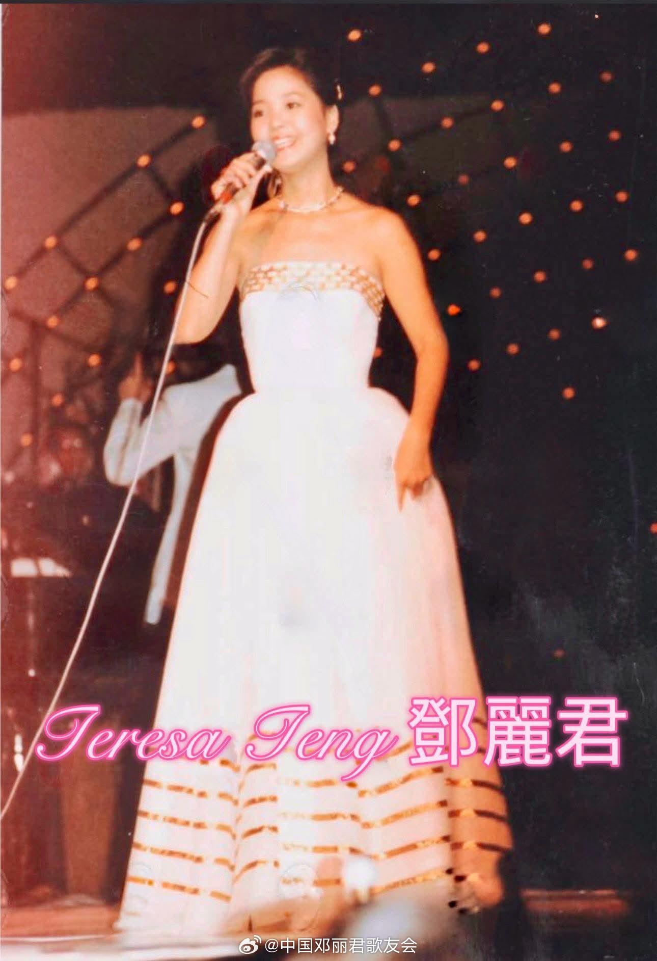 1980年10月，阔别近两年强势回归，她再度登上利舞台开唱，风头之盛无人匹敌！（