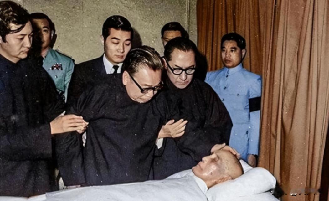 1975年4月5日，台北风雨大作，夜色凄然，士林官邸传来消息：89岁的蒋介石病逝