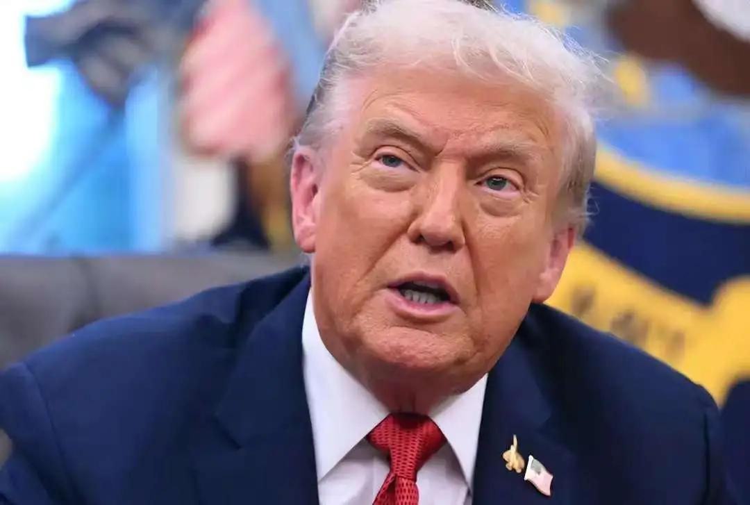 布达佩斯街头飘起咖啡香时，两双改写地缘政治的手正隔着多瑙河暗流涌动。特朗普高调宣