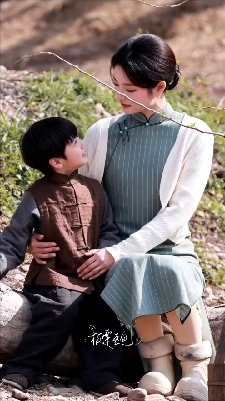 等我小了我也要徐若晗抱我牵我