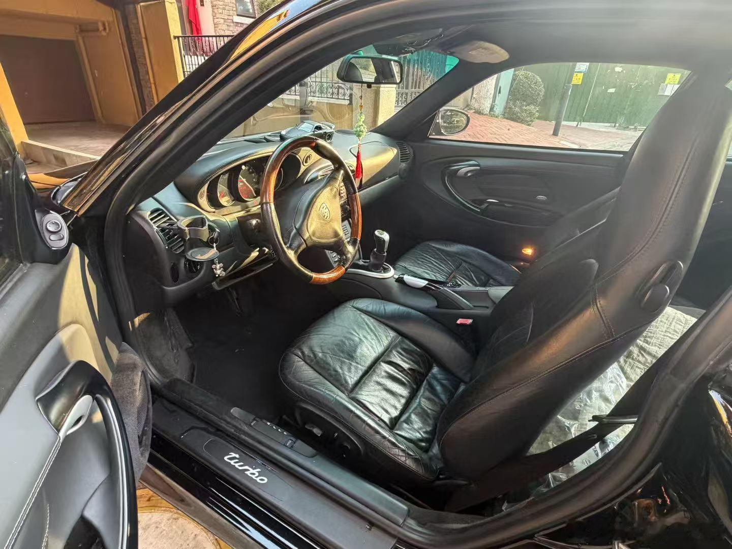 保时捷996 turbo，稀少原厂手动的、外商自带、黑武士 