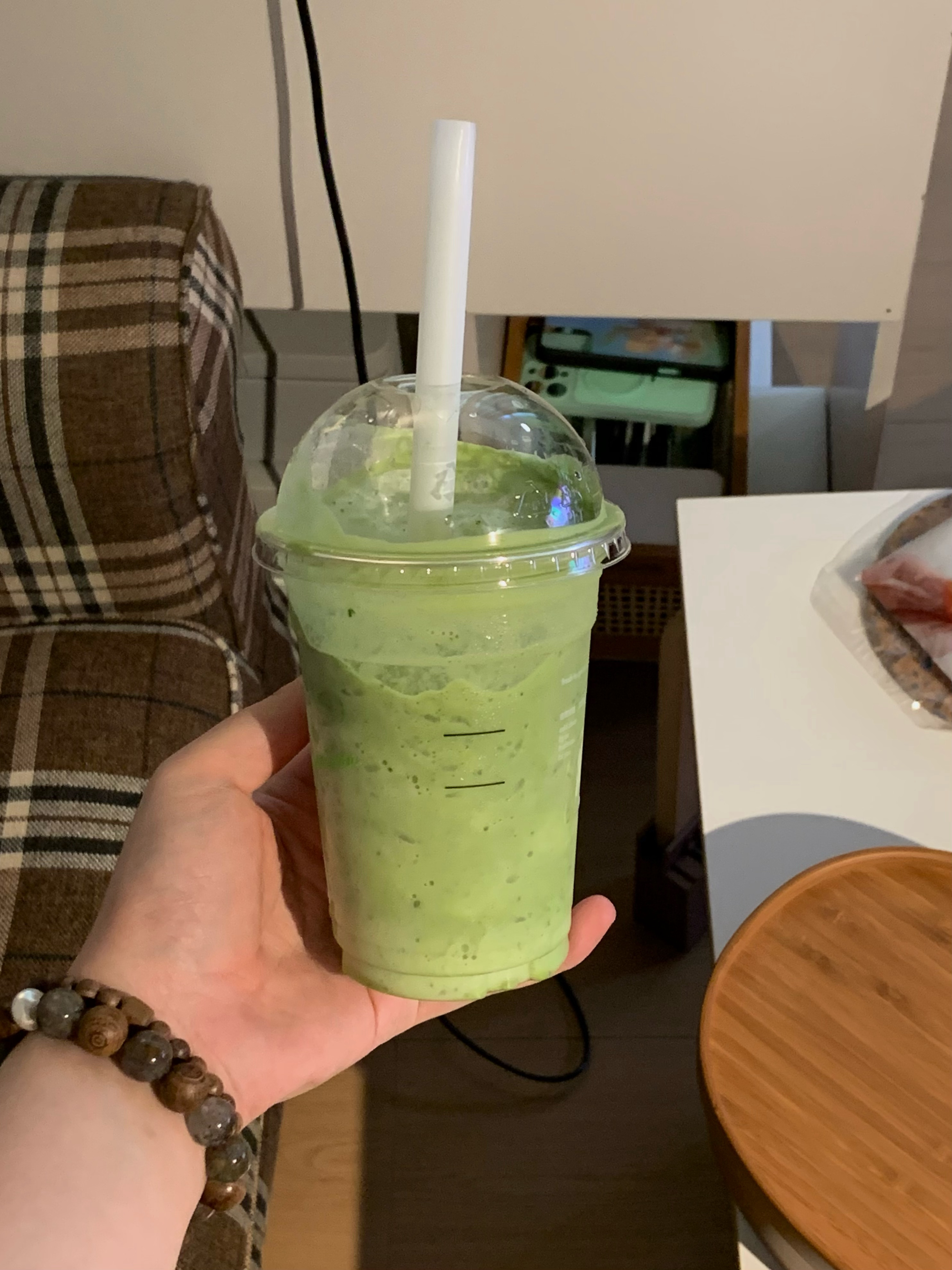 古茗的新品还不错诶！整体是偏清爽的淡淡青草叶的味道夹杂着Q弹糯米