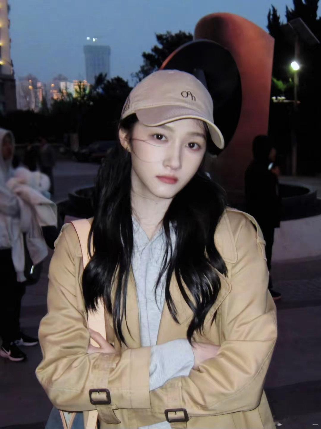 “可是结果都那样”这个系列每个女明星都是受害者，之前从没想到晓彤也会出现在这个系