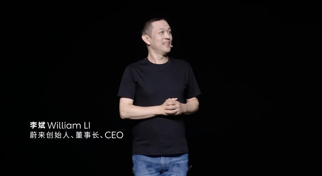 蔚来全新ES8发布 蔚来全新 ES8 发布会，李斌登台了。他的状态挺好。308_