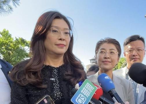 郑丽文今天回应赖皮昨天说“不改国号，也没必要宣布台湾独立”，她说，OK，那赖清德