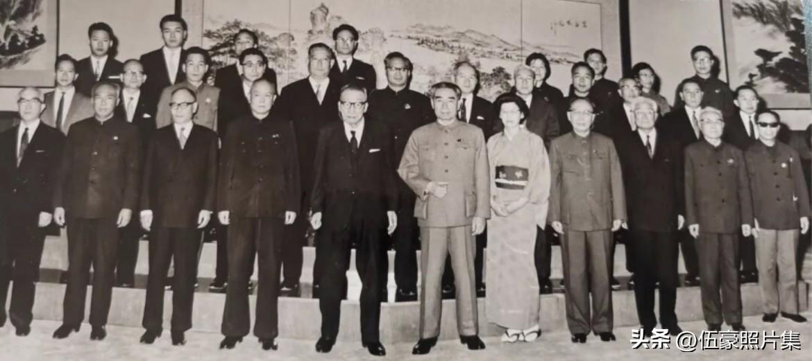 上世纪七十年代初，徐明任亚洲司日本组负责人时，陪同周恩来总理、李先念、郭沫若接见