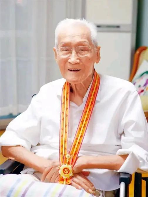 他是世界上第一个惯性导航博士，不顾阻挠，几经波折，终于被祖国用美军战俘换回了国！