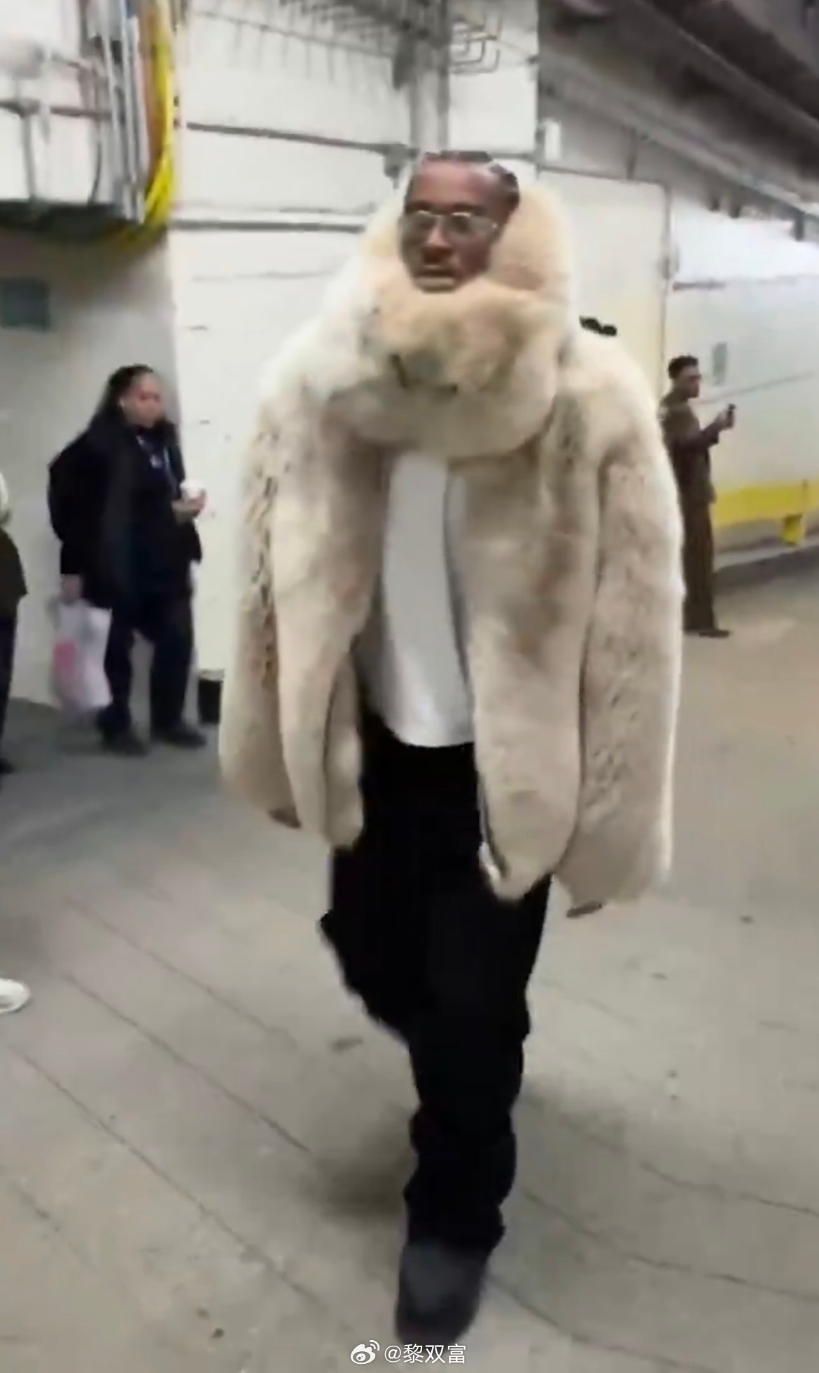 亚历山大抵达麦迪逊，他在篮球麦加的战绩是六战全胜。 