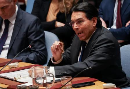 以色列代表在联合国上放话：经书早就定了！这片土地本就该属于我们犹太人！” 

当