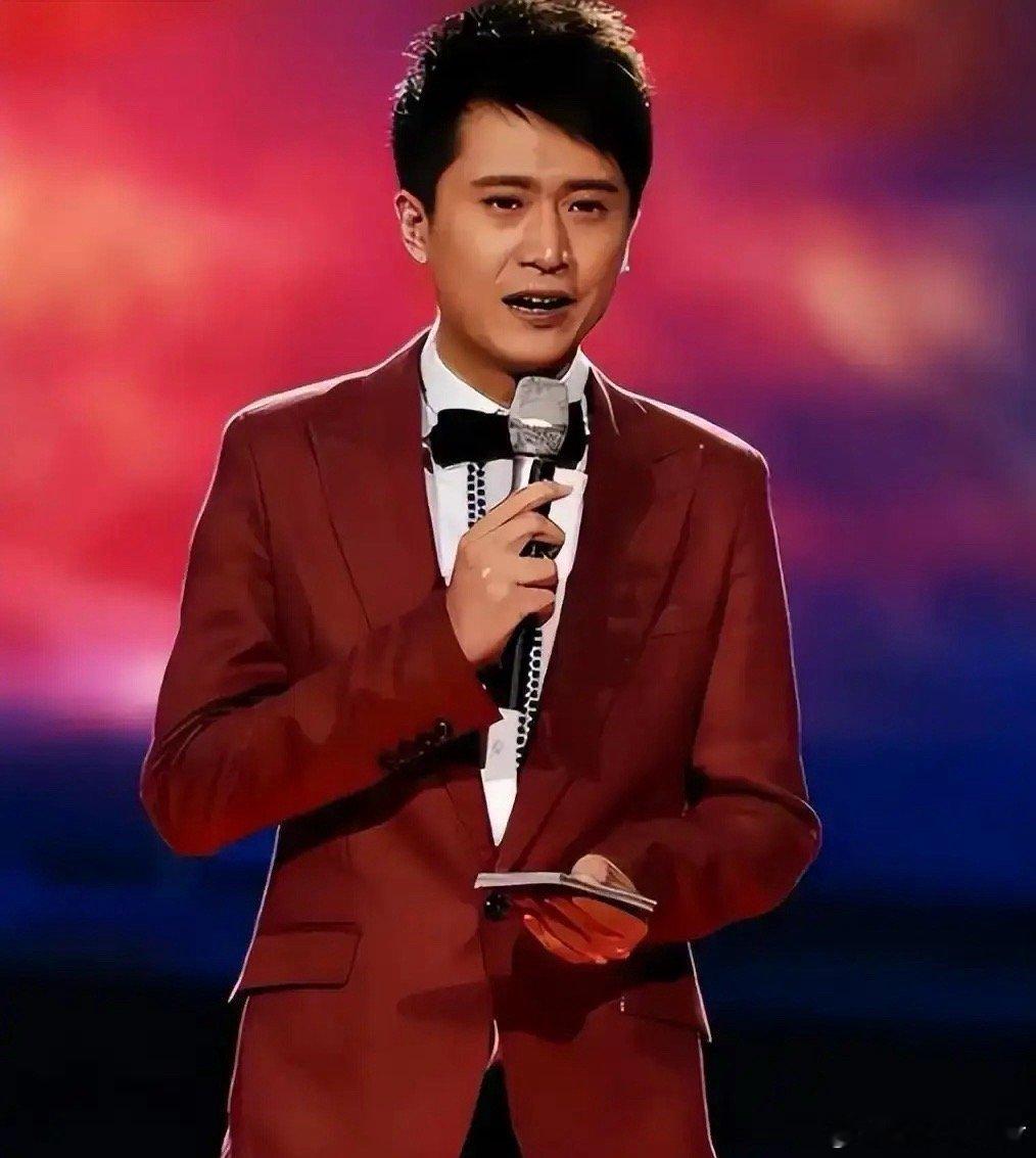 为主持人杨帆感到不值春晚主持人公布，杨帆又主持分会场。可以说是流水的分会场，铁打
