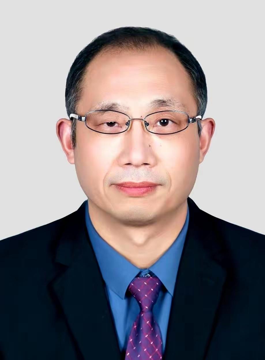 刷到三峡大学官网的老师介绍，心里突然就被触动了。别群益教授，一个70年代出生的仙