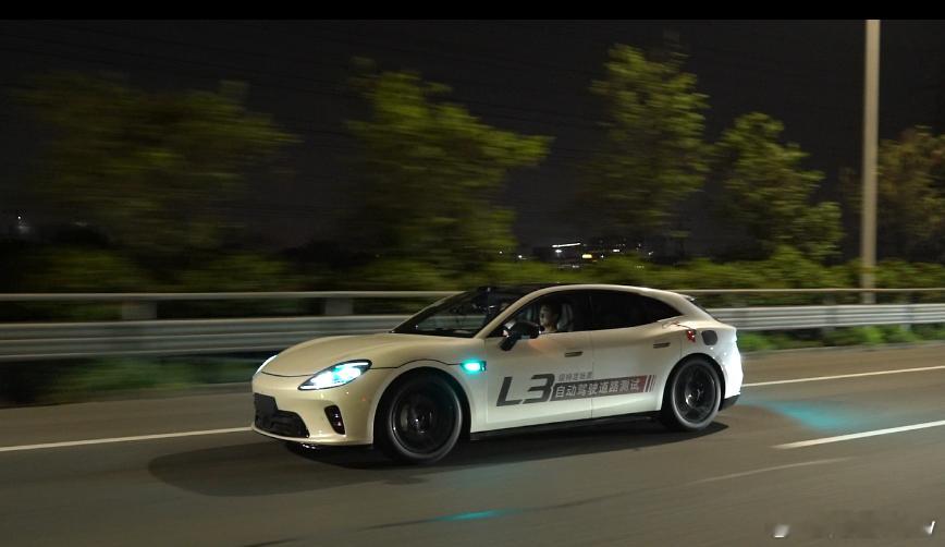 启境官宣获得L3道路测试许可都说L3是自动驾驶的分水岭，启境GT7直接拿到广州L