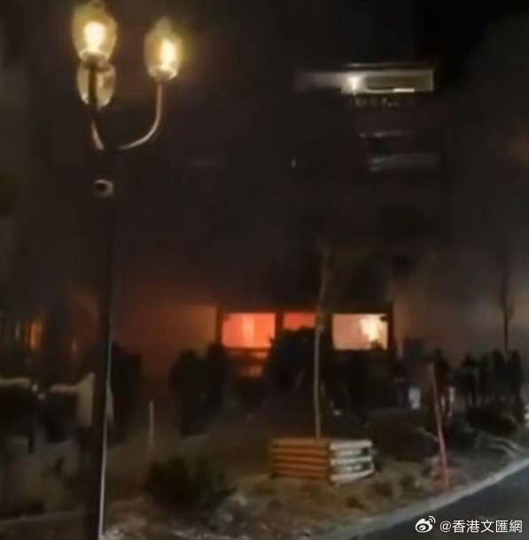 【#瑞士爆炸数十人死亡近100人受伤# 事发时正举行跨年活动】#中国驻瑞士使馆回