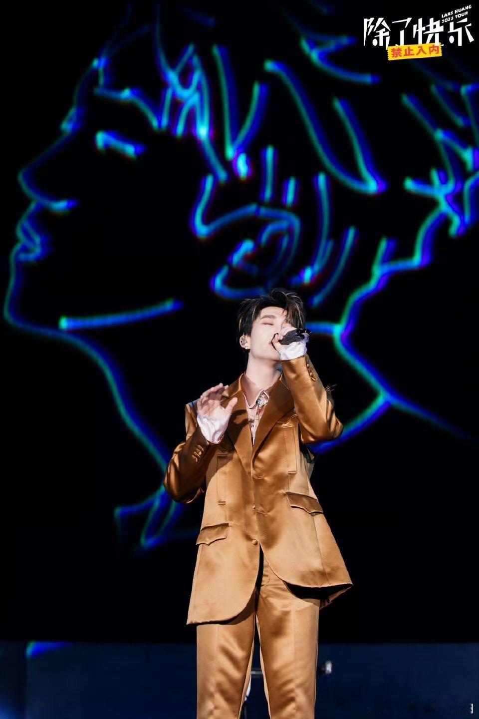 黄子弘凡演我听八卦的反应 黄子弘凡演我听八卦的样子太真实！耳朵贴紧、沉浸式吃瓜，