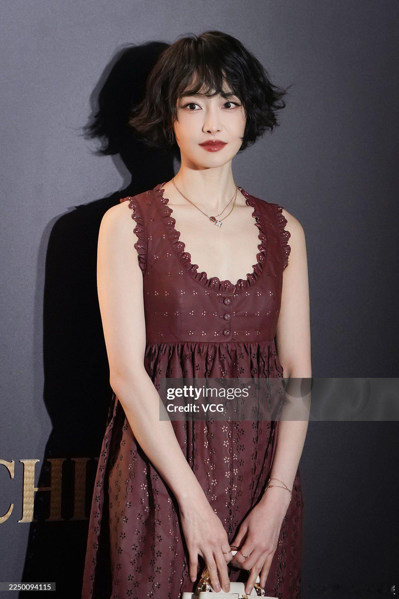 G社镜头下的全女时代这波全女阵容必须夸！风格论坛上G 社镜头捕捉到的杨幂、金晨、