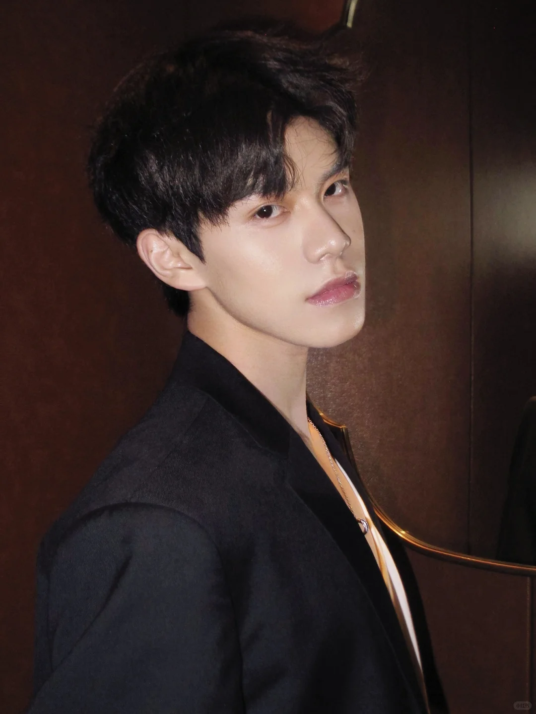 属于黑色的张力