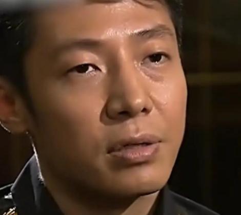 撒贝宁说：“我很后悔把父母从老家武汉接到北京来，我跟妹妹都在北京，我爸妈退休后在