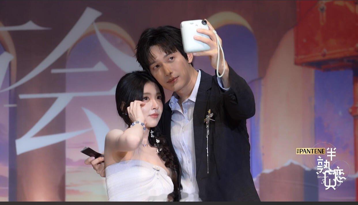 柳周cp太般配了吧！Liuliu简直美若天仙，周哥也帅得无可挑剔。你们真是郎才女