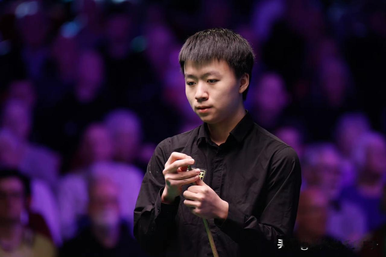 大放异彩，20岁小将江俊4-1力克罗比·威廉姆斯，豪取3连胜，再次晋级排名赛8强