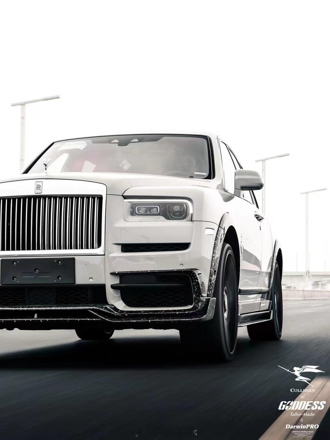 劳斯莱斯库里南升级DarwinPRO®碳纤外观套件（玫瑰金锻造棋盘格碳纤维纹路）