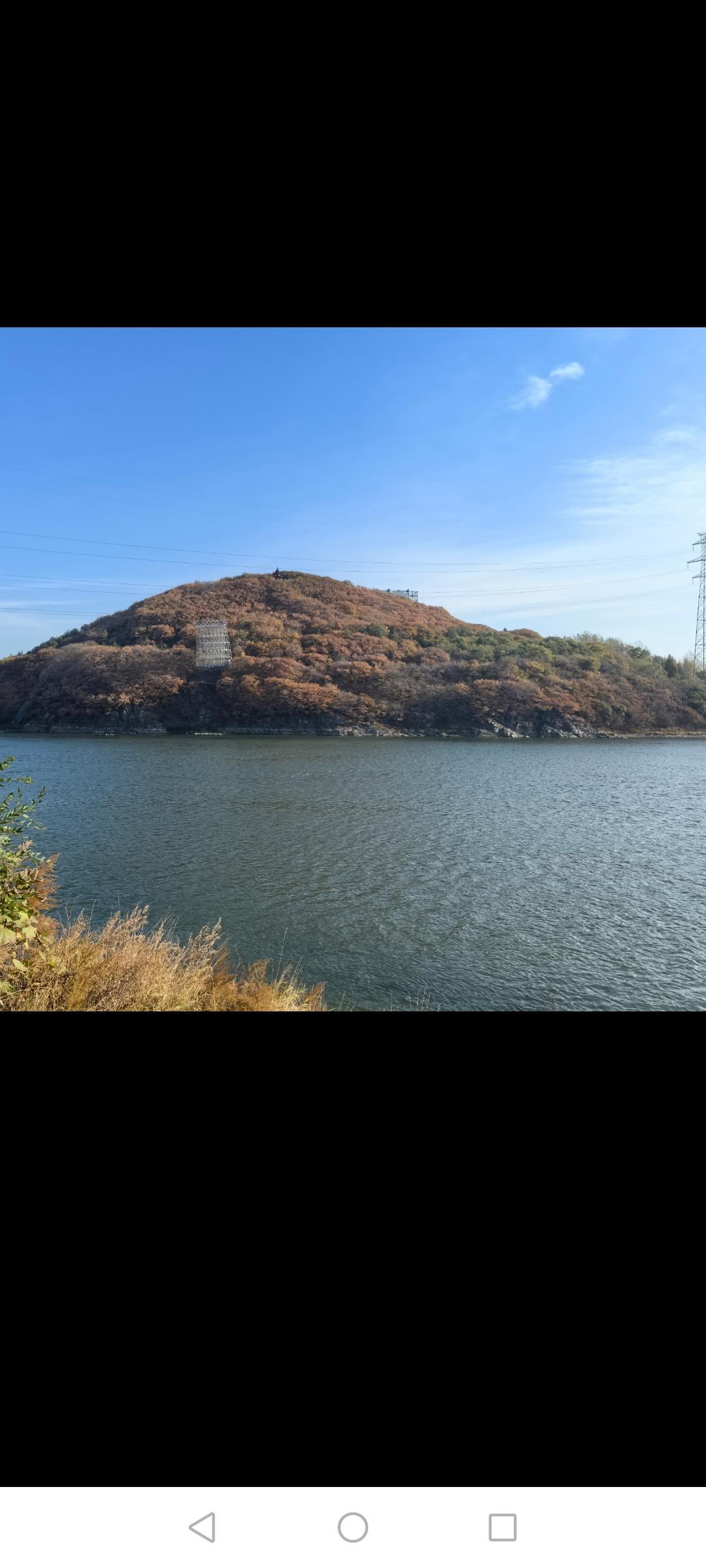 《文旅项目不是放烟花》
看到东大旺如此红火，在看看东团山如子的沉寂，真是冰火两重