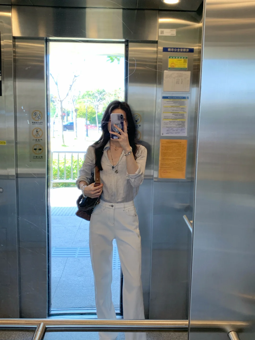 电梯检阅｜清爽高智感的胶囊衣橱