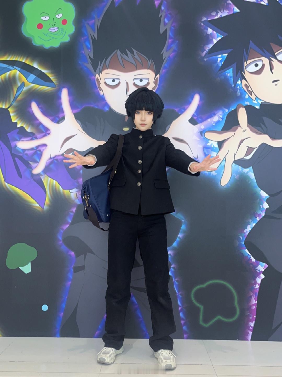 #灵能百分百##影山茂夫##灵幻新隆##cosplay# 🥦今天去快闪店逛啦，