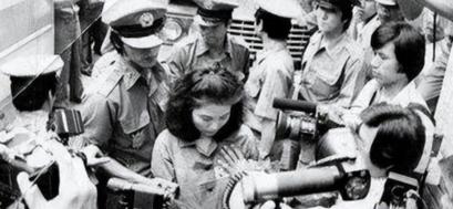 韩国总统疯狂收千亿保护费，老婆被传割女星子宫，这对夫妇比电影嚣张！
在韩国历史上