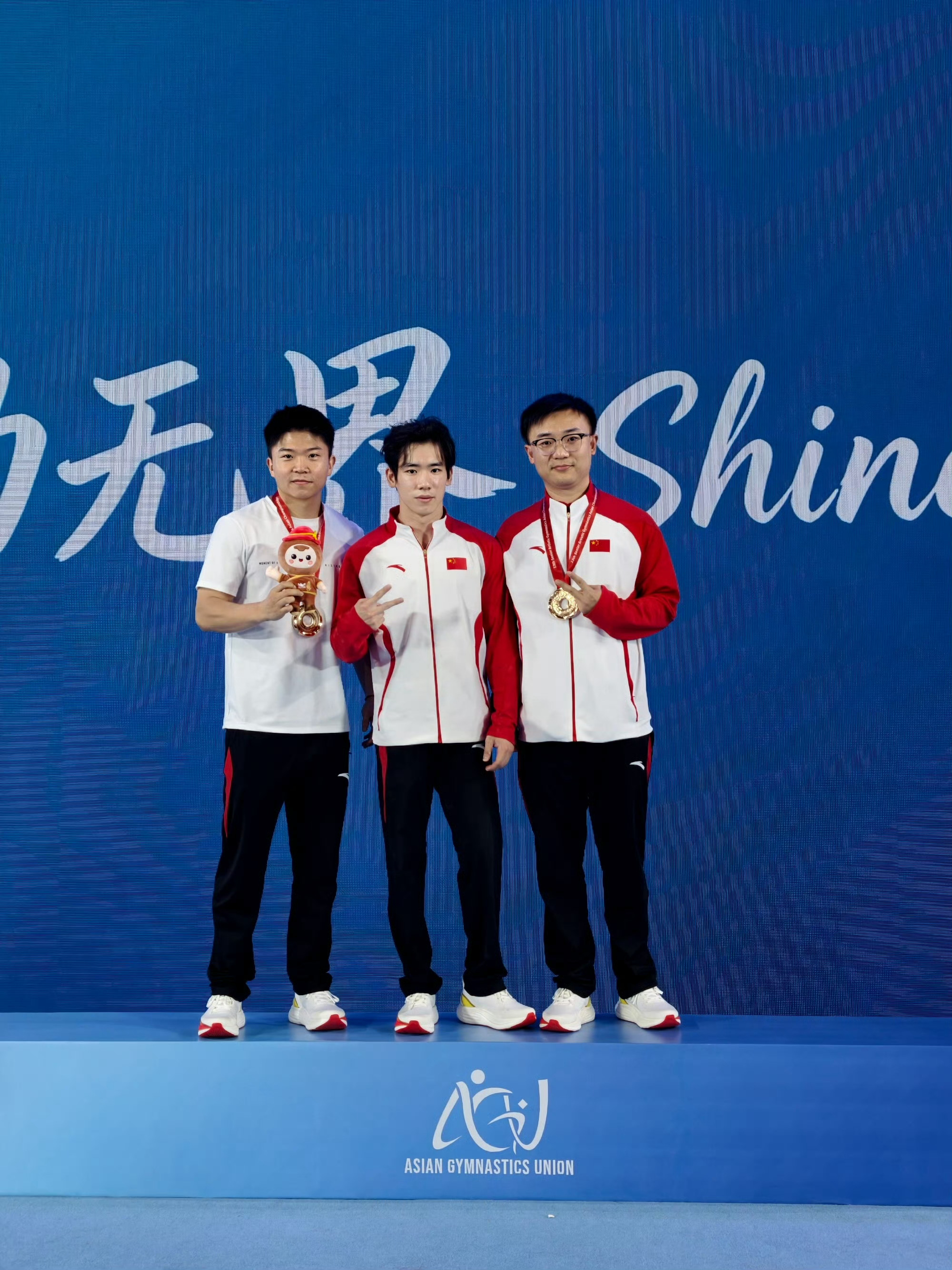 好有仪式感的宝 好暖心的金导和bobo team 