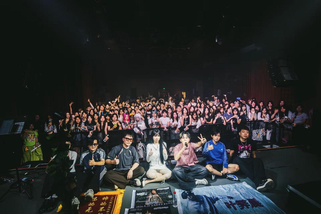 无需多言 不必多言叶霁晨 livehouse 巡演