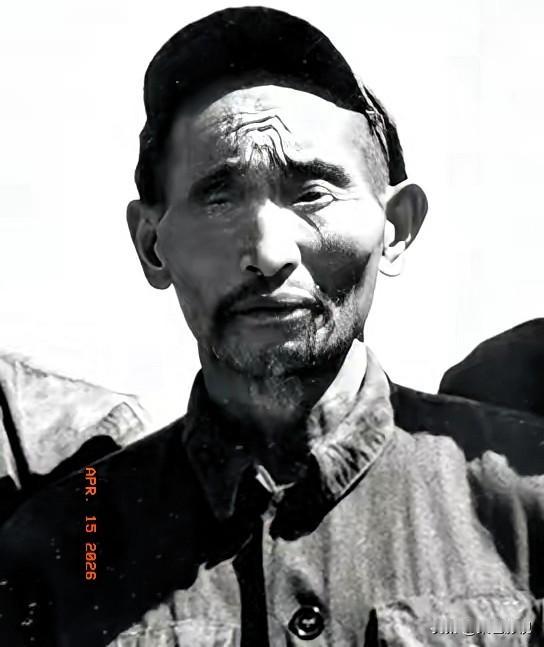 1952年，解放军在大凉山抓到一个独眼土匪，审讯后军区首长震惊：这不就是17年前