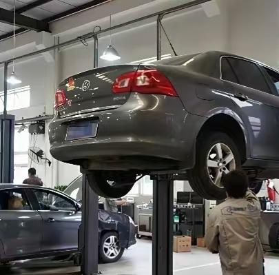 再说一次，变速箱油6年换一次就行，换完了一次以后，这辈子就不要再换了。
我们这边