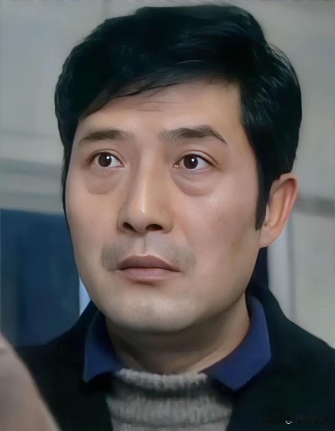 有人还记得他是谁吗？这位演员五官极具辨识度，演技也十分在线，却始终戏红人不红。看
