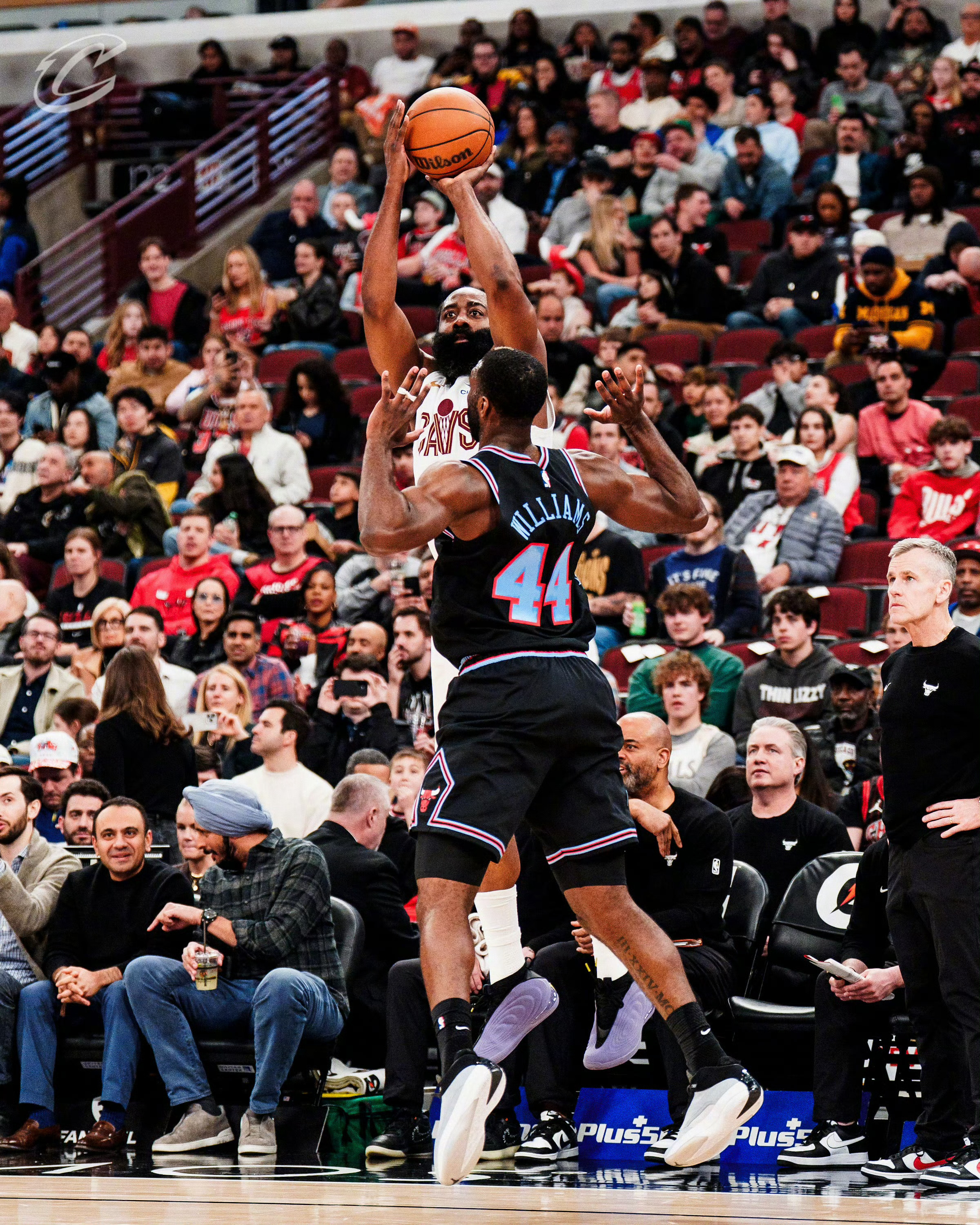 克利夫兰骑士 NBA球员评分 哈登-我的评分：哈登半场21分3篮板4助攻2抢断1