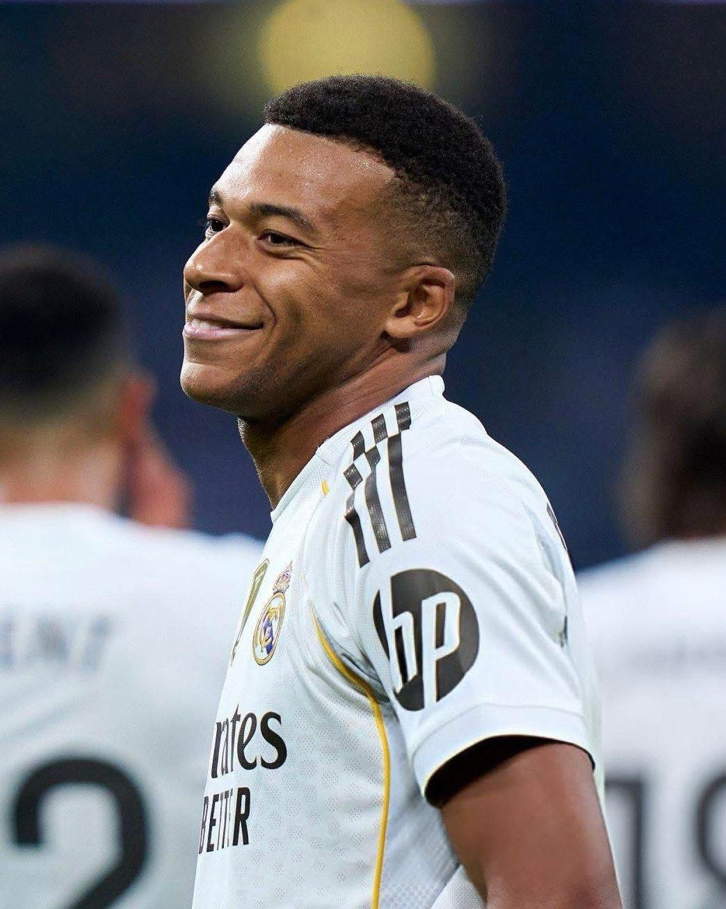 姆巴佩世界足球先生未投票 2025年国际足联年度颁奖典礼，登贝莱当选世界足球先生