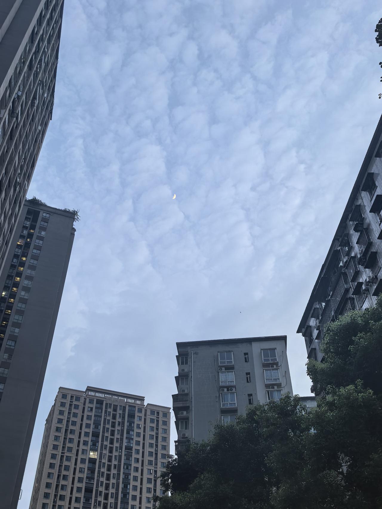 晒一晒手机里的天空美图