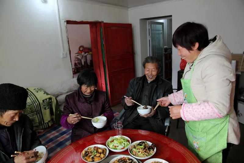 孝敬公婆,是美德还是义务? 孝敬公婆，说是美德更合适，而非义务。从法律层面看，我