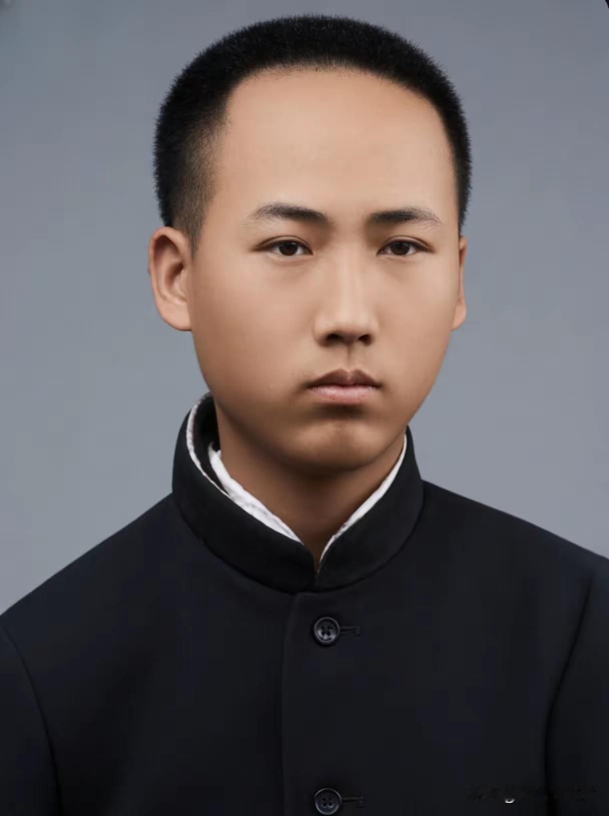 伟人英雄当年！